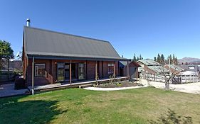 Lavender Cottage - Hanmer Springs Holiday Home